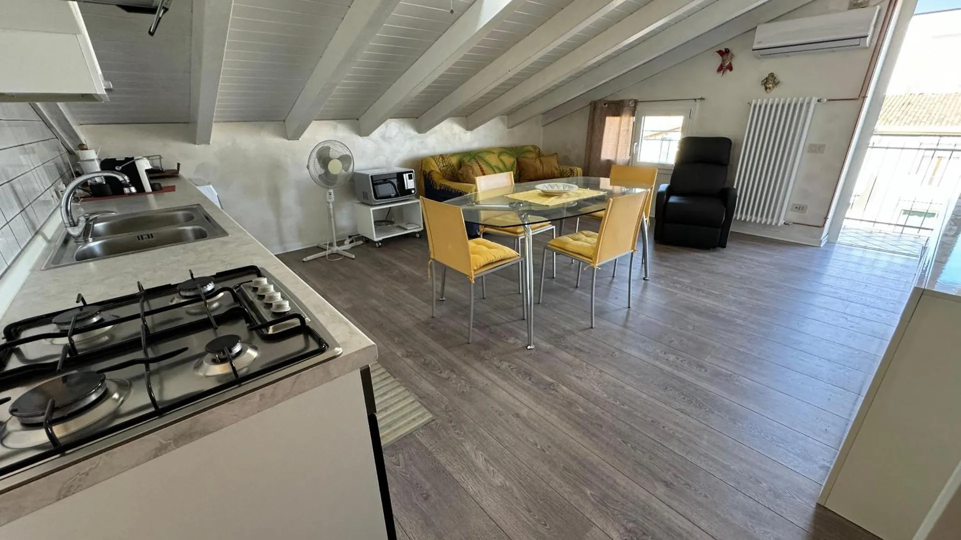 דירות לידו די ג'סולו App4Rent - Mansarda Milano